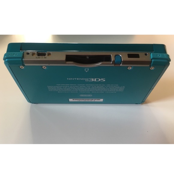 Nintendo 3ds with games and accessories - Picture 5 of 7